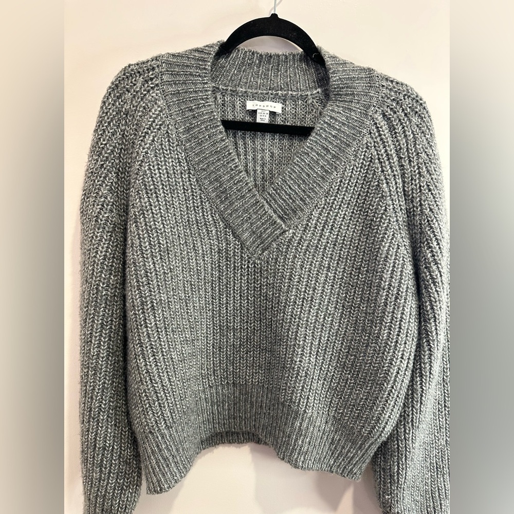 Topshop Gray Knit V-Neck Long Sleeve Sweater - Size 4-6